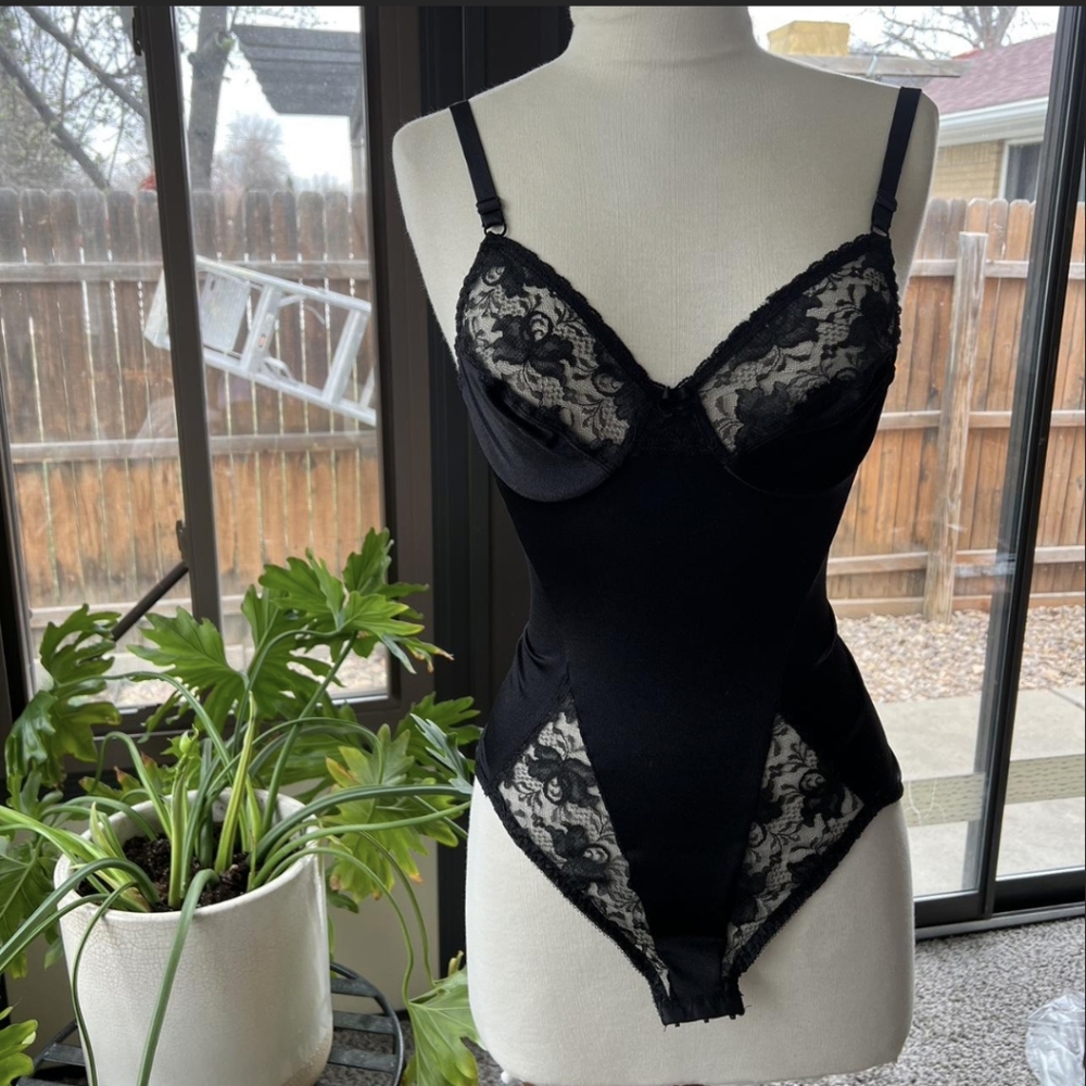 Vintage Black Bodysuit xs/s